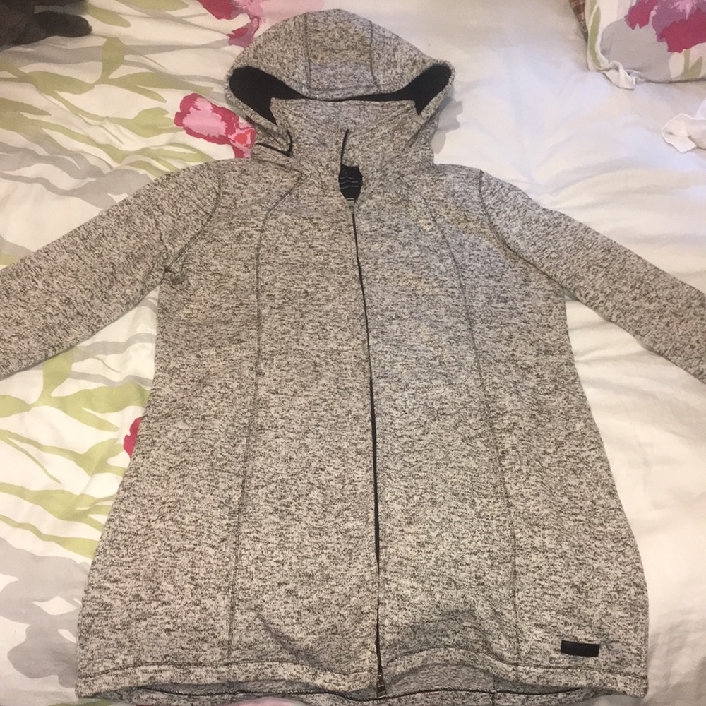 Women’s size 1X Heather Gray Zip up hoody.